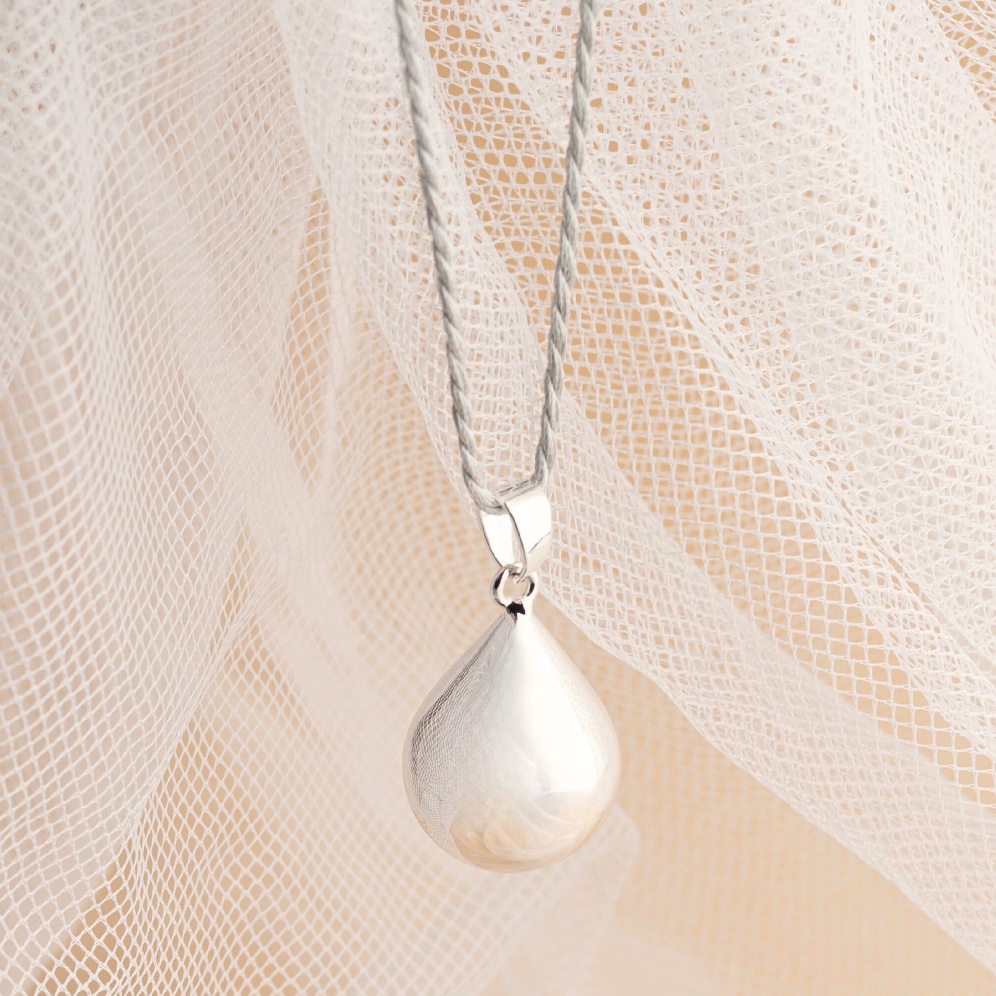 Rolnička Kapka lásky – detail kapkovitého tvaru