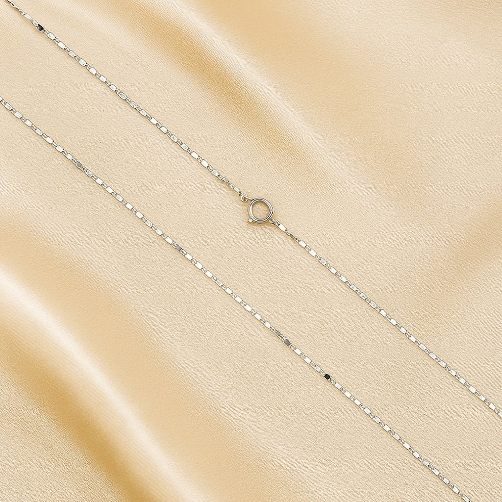 Fasetový stříbrný řetízek – detail třpytivého broušení