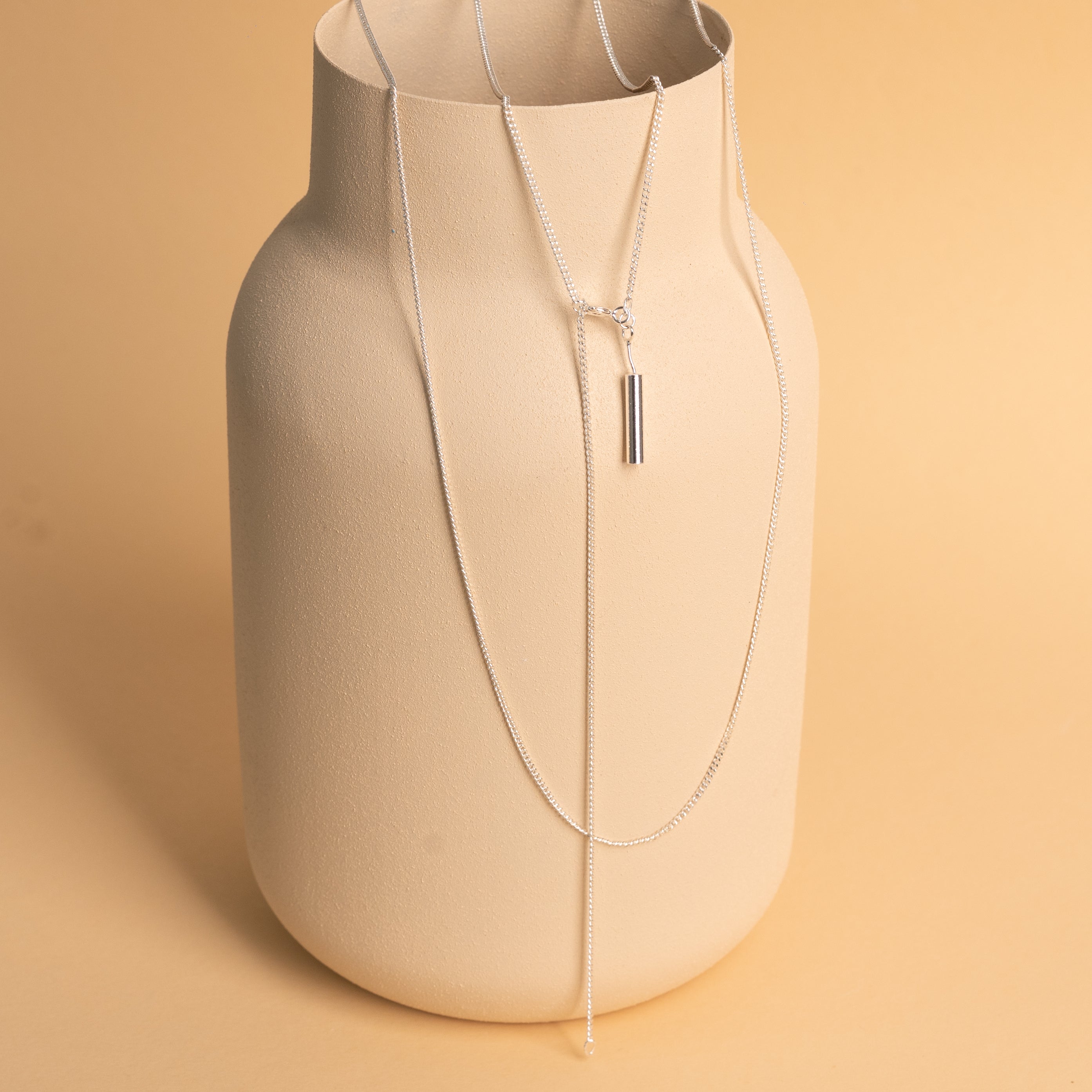 Stříbrný řetízek s hladkým povrchem – detail provedení